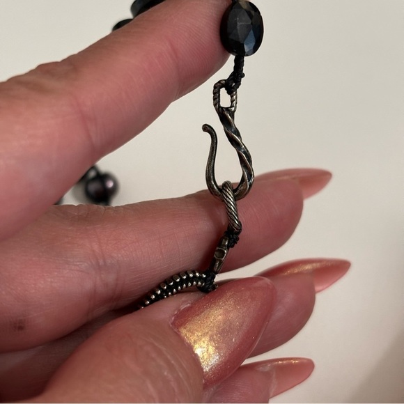 Vintage extra long peacock pearls and black jet - Picture 4 of 9